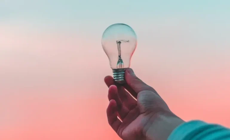 Más de la mitad de las familias españolas aún no distingue entre el mercado libre y el regulado de luz y gas