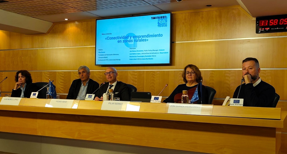 Informe Asteo: la fibra óptica, buena para el campo español y para Amazon